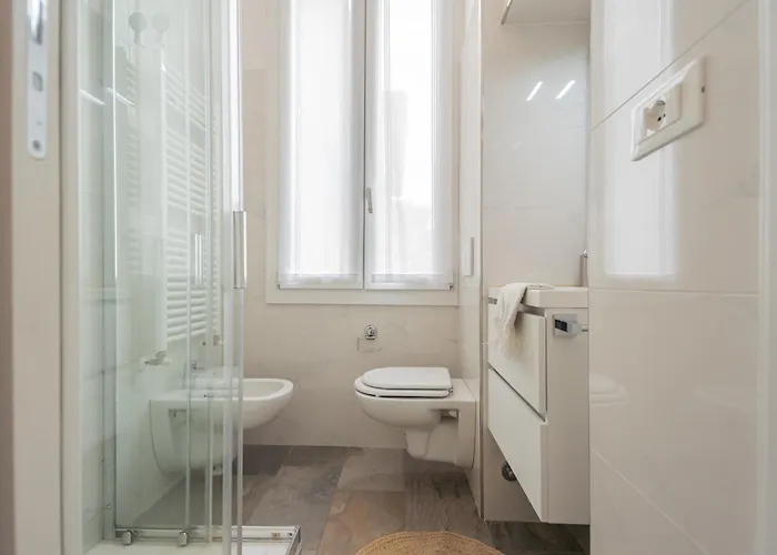 Old Court Hideaway By Rent Como