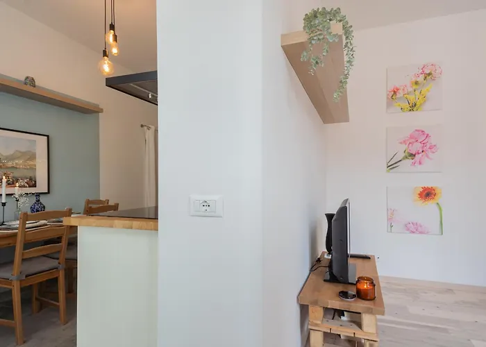Apartment Old Court Hideaway By Rent *