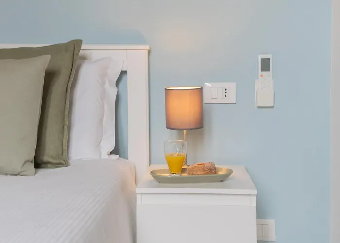 Old Court Hideaway By Rent Apartment Como