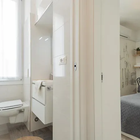 Old Court Hideaway By Rent Apartment *