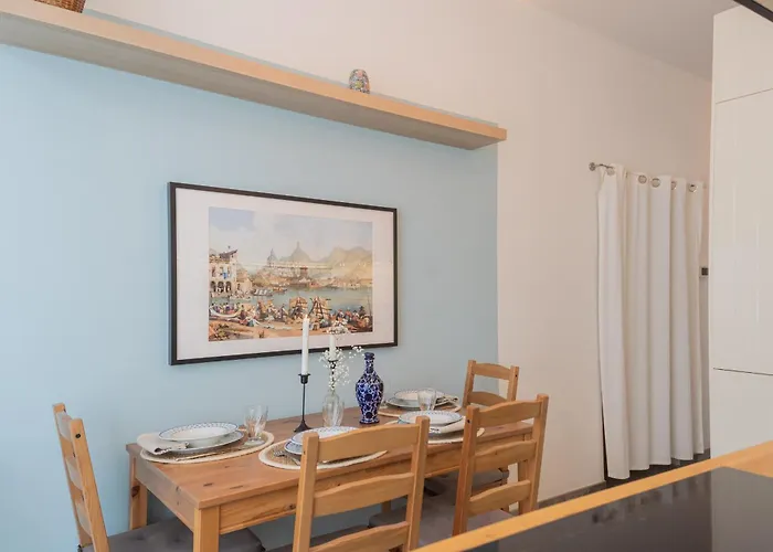 Old Court Hideaway By Rent *