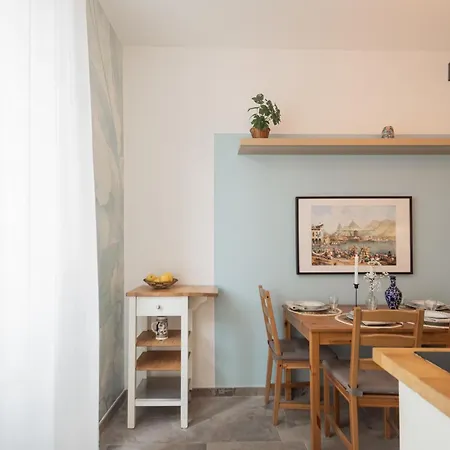 Old Court Hideaway By Rent *