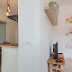 Апартаменты Old Court Hideaway By Rent *