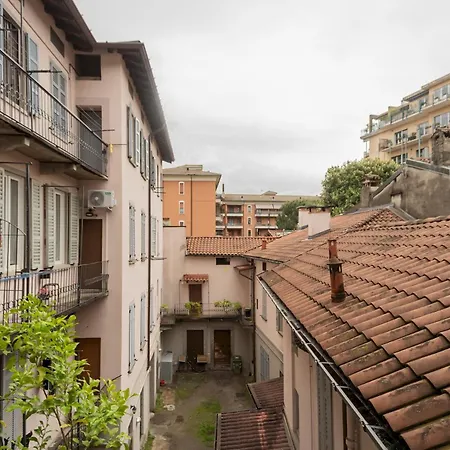 Old Court Hideaway By Rent Lejlighed Como