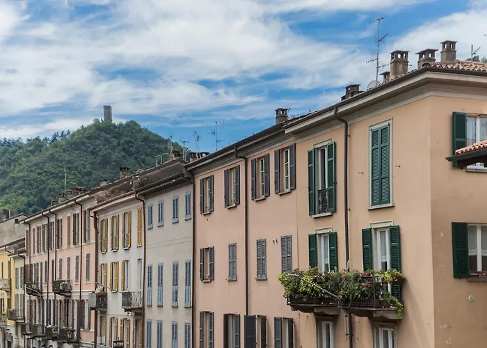 Old Court Hideaway By Rent * Como